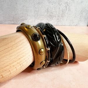 Black resin and bronze enamel 5 bracelet bundle vintage and modern